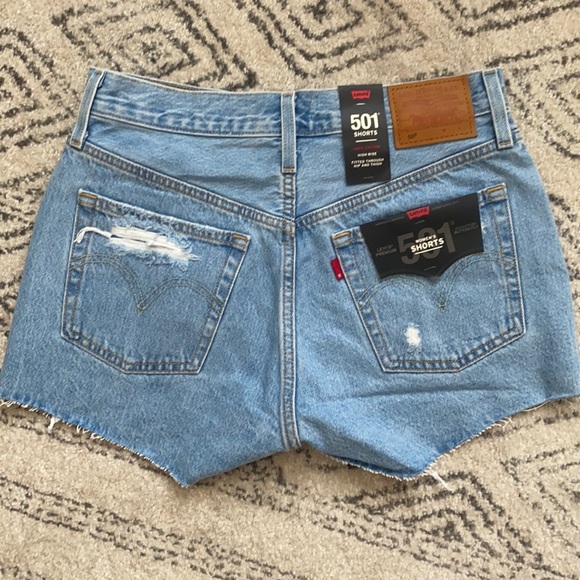 Levi 501 high rise shorts size 27 - Picture 2 of 7